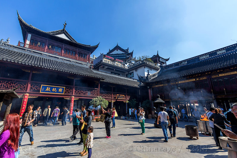 Shanghai, temple, traditional architecture, people